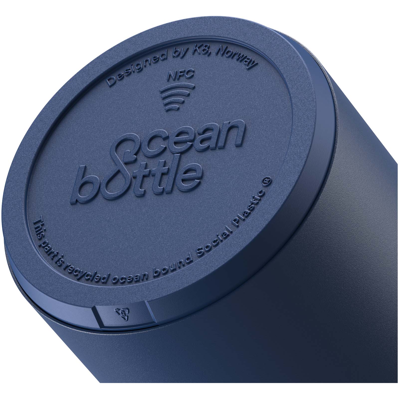 Ocean Bottle 750 ml vacuum insulated water bottle