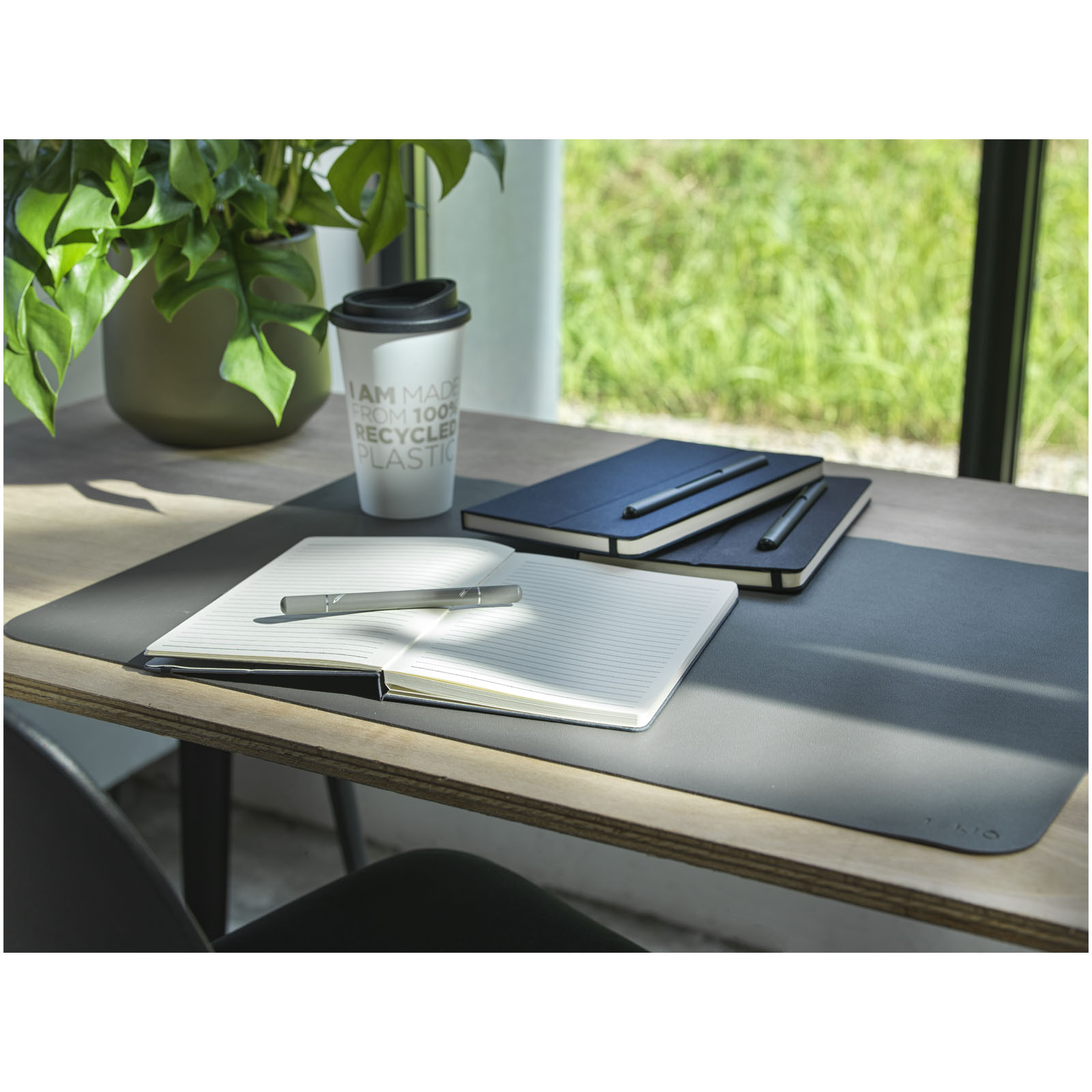 Skribo ballpoint pen and notebook set