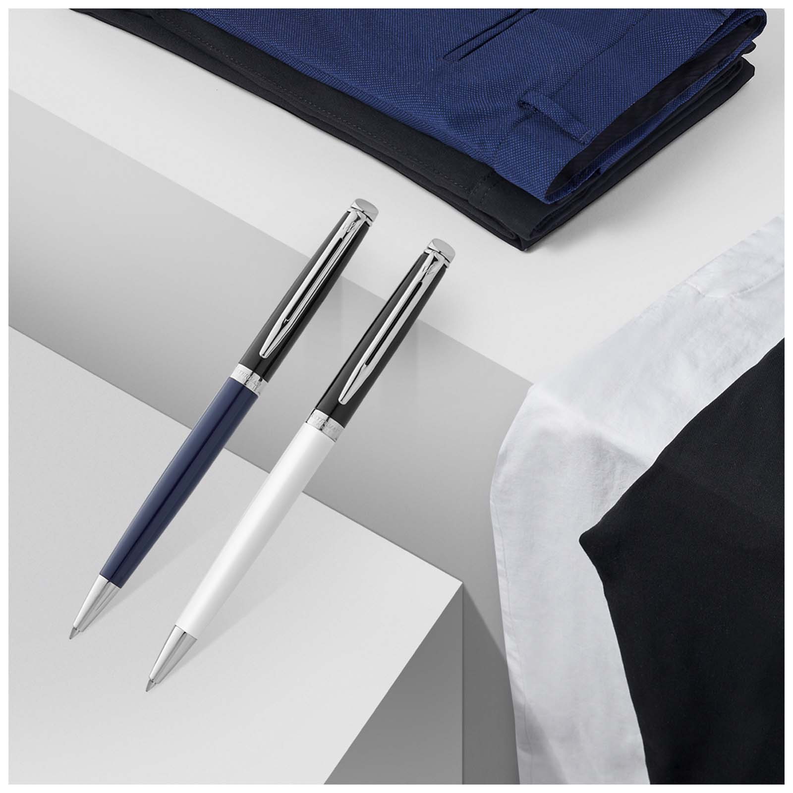 Hemisphere colour blocking ballpoint pen with palladium trim (blue ink)