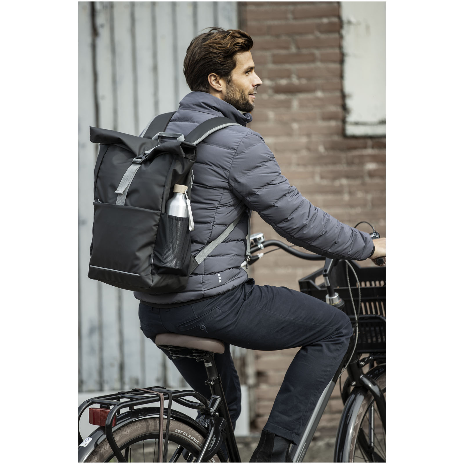 Aqua 15″ GRS recycled water resistant roll-top bike bag 20L