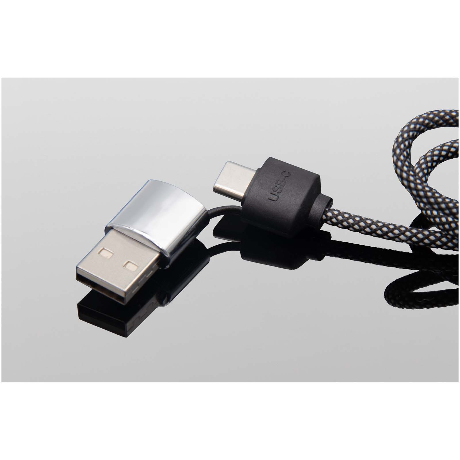 SCX.design C33 60W Type-C charging cable with dual light-up logo