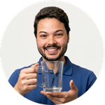 Total Branded Managing Director Marcelo holding the Zeni 2-Piece Tea Glass Set